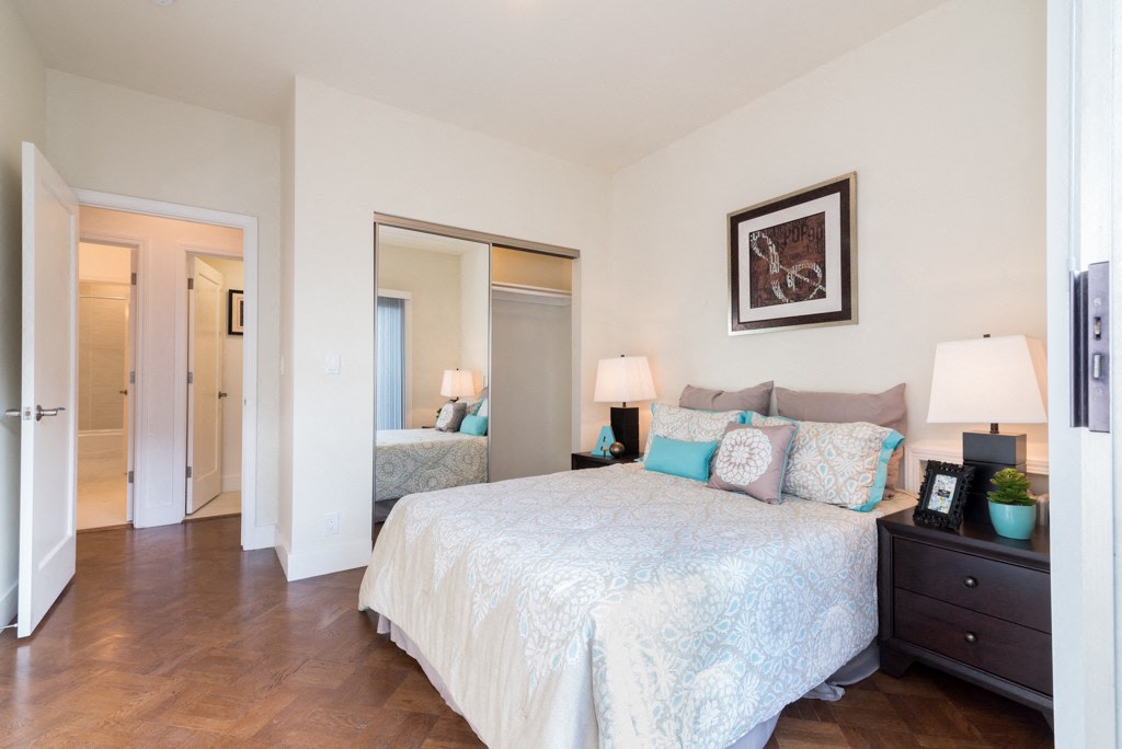 324 Larkin Image 12