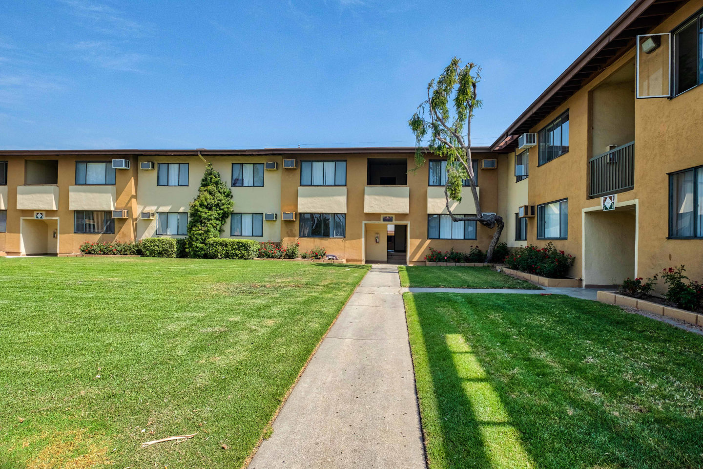 Serrano Apartments Image 10
