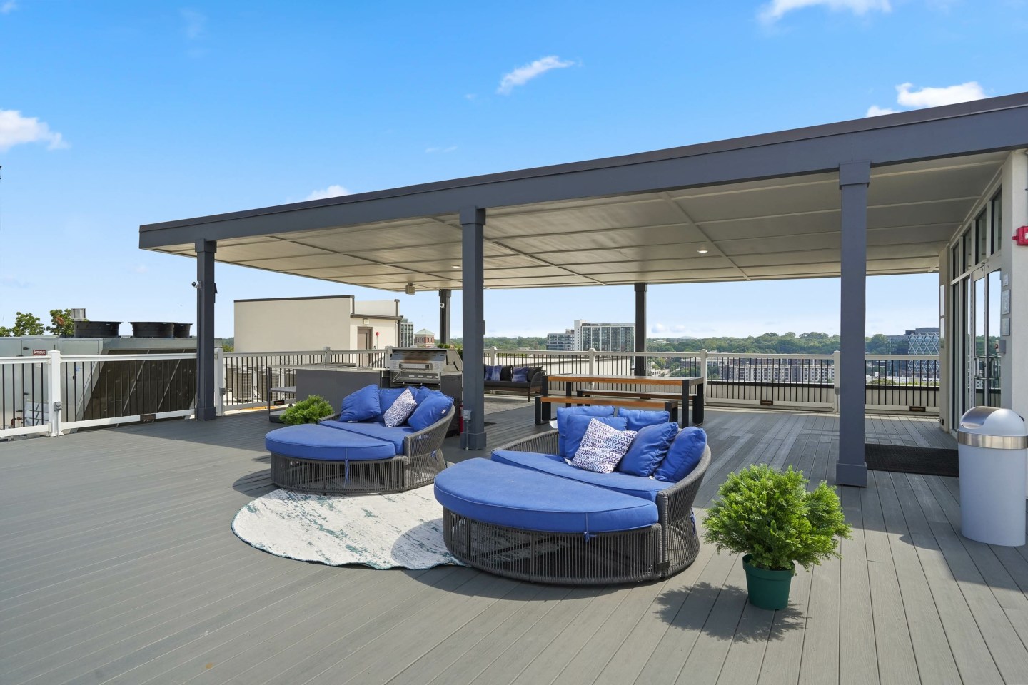 555 Boulevard Image 17