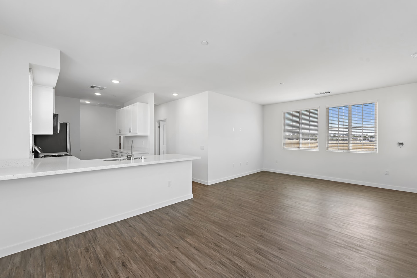 Levante Apartments Homes Image 16