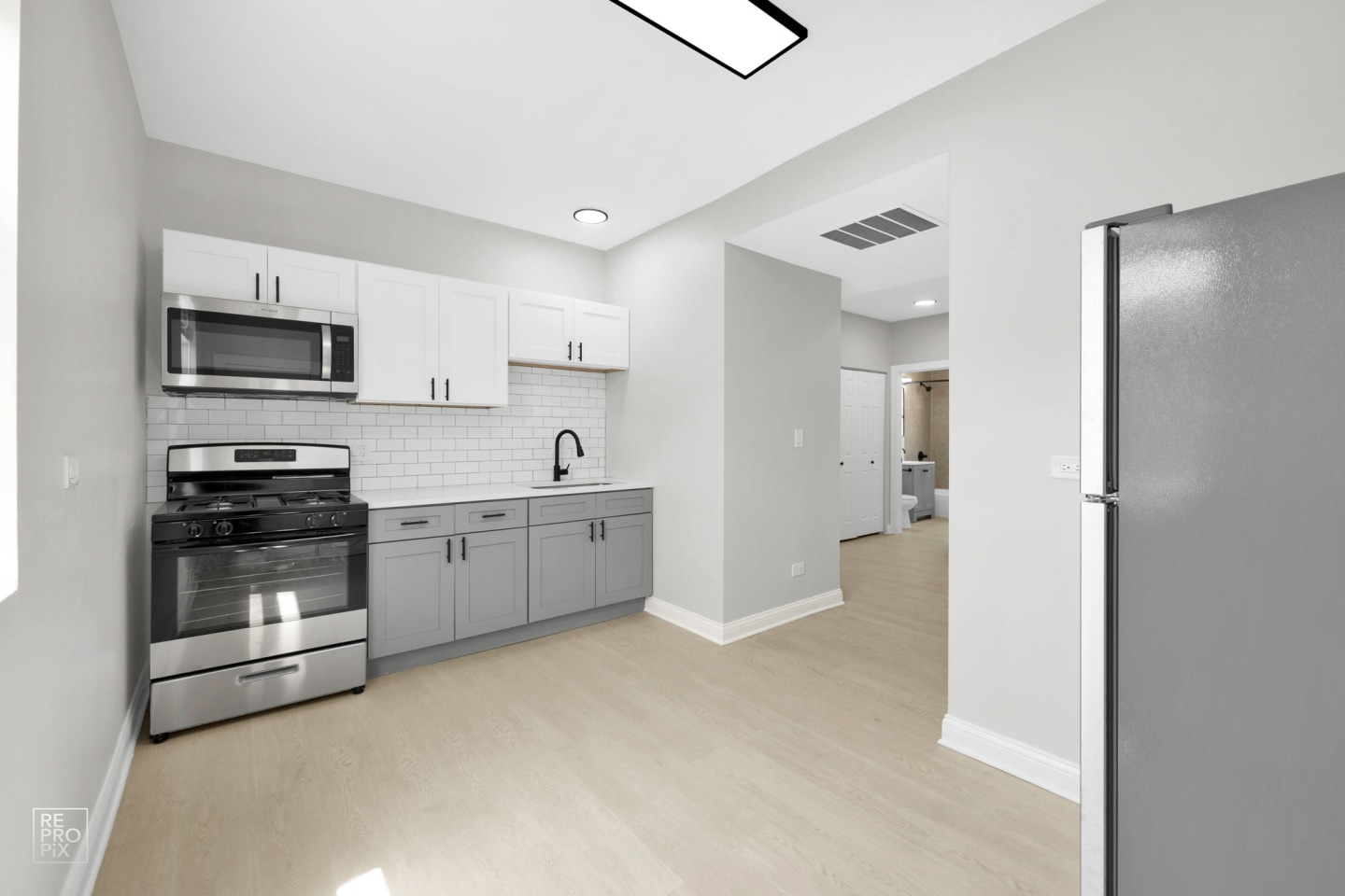310 N Menard Image 1