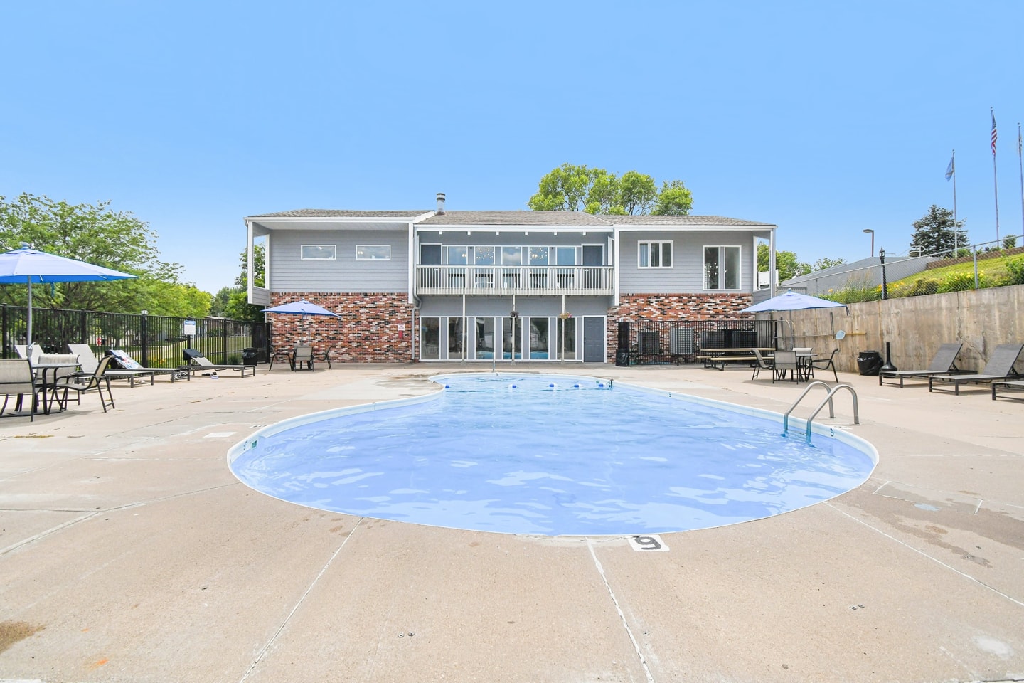 Bellevue Hills Image 11