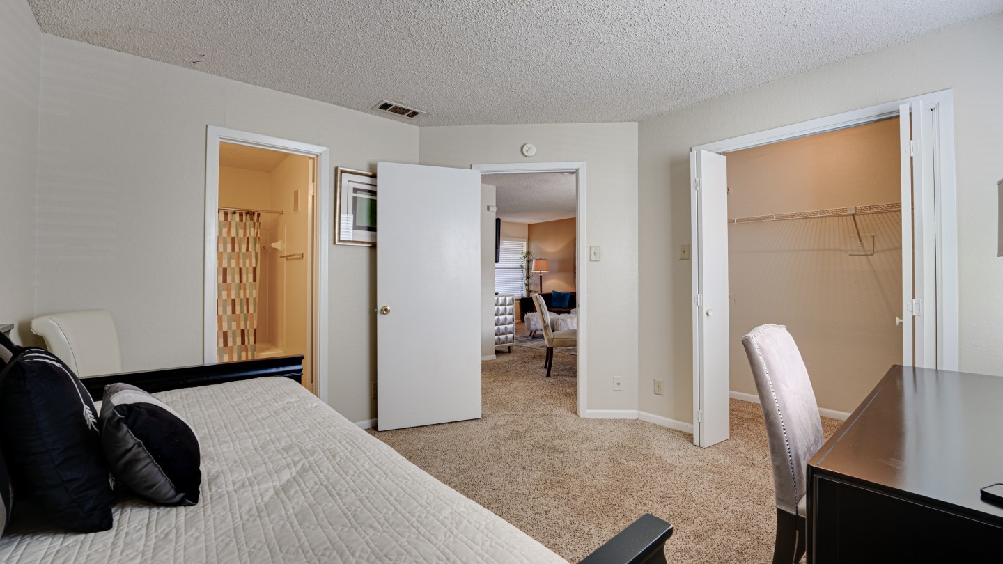 Woodland Hills Image 9