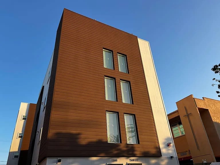 1366 W 35th Street - Co-Living Image 24