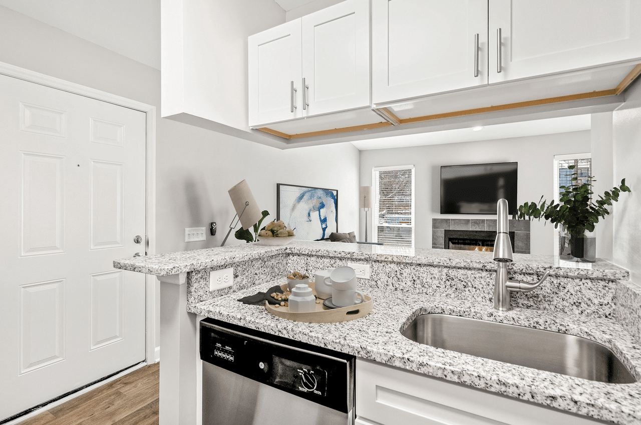 Affordable Housing - Paces Pointe Apartment Homes Image 53