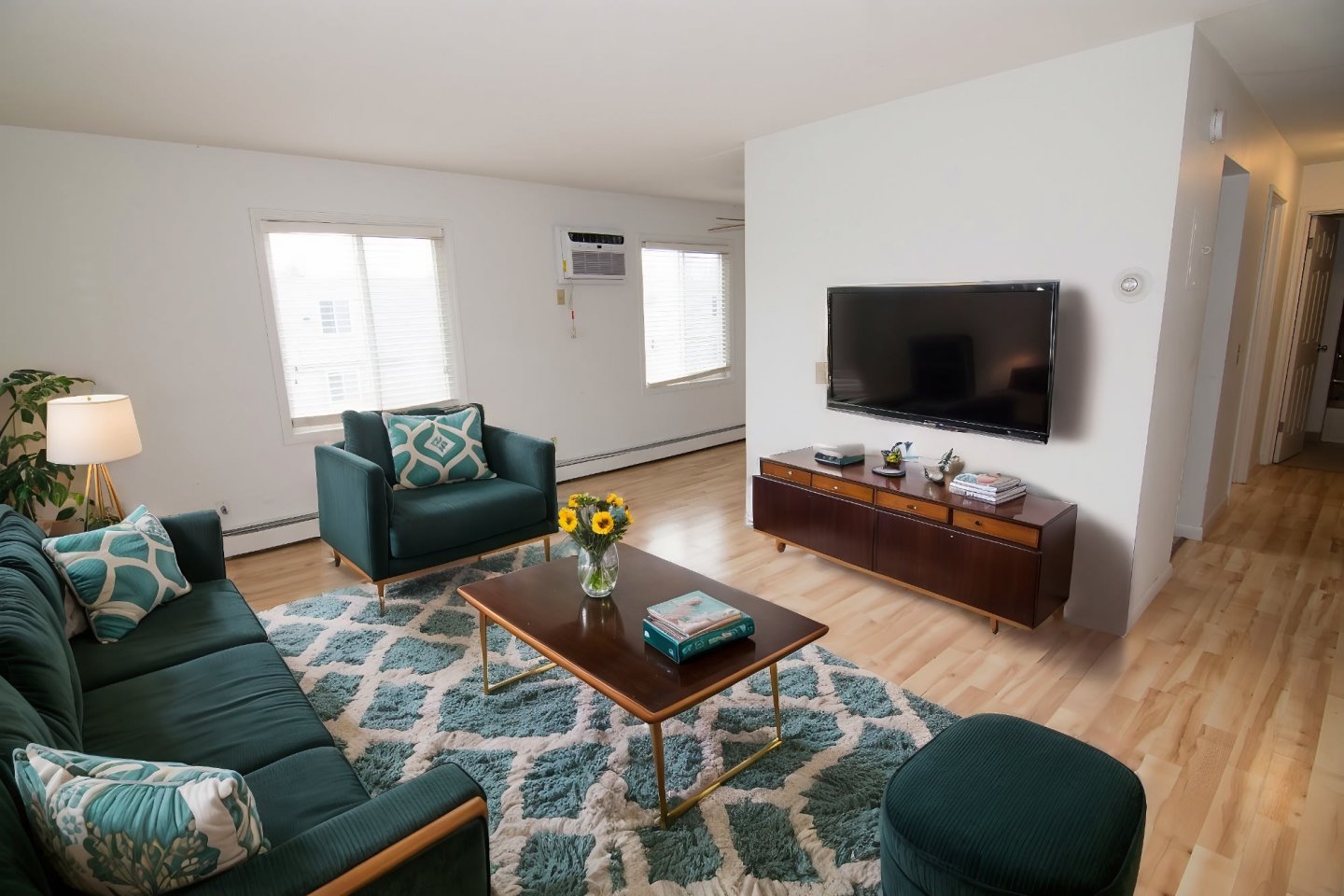2731 Pillsbury Image 2