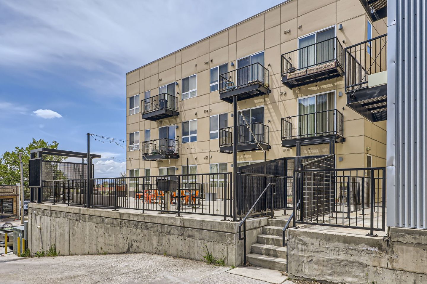 SloHi Flats Image 17