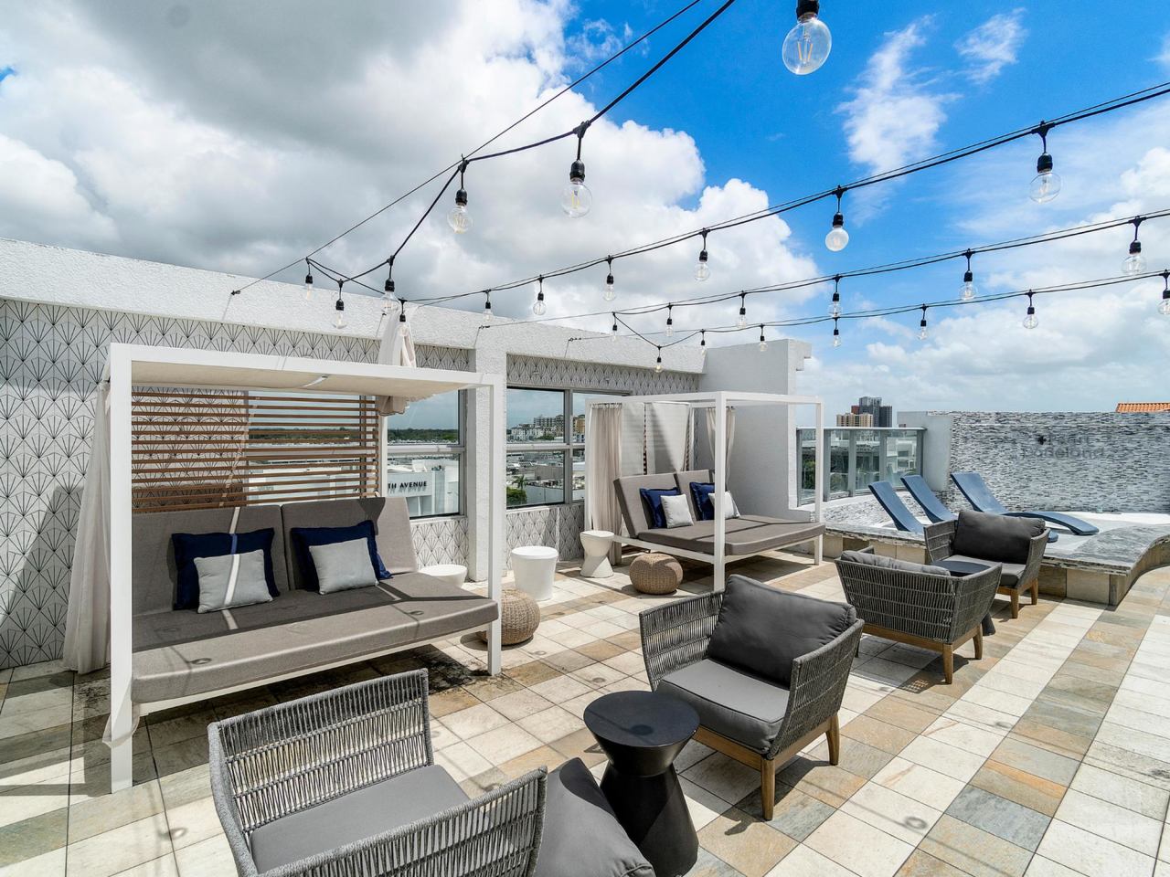 Pearl Dadeland Image 36