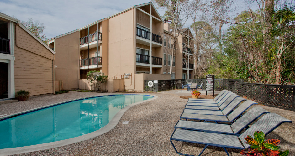 Woodlake Oaks Image 19