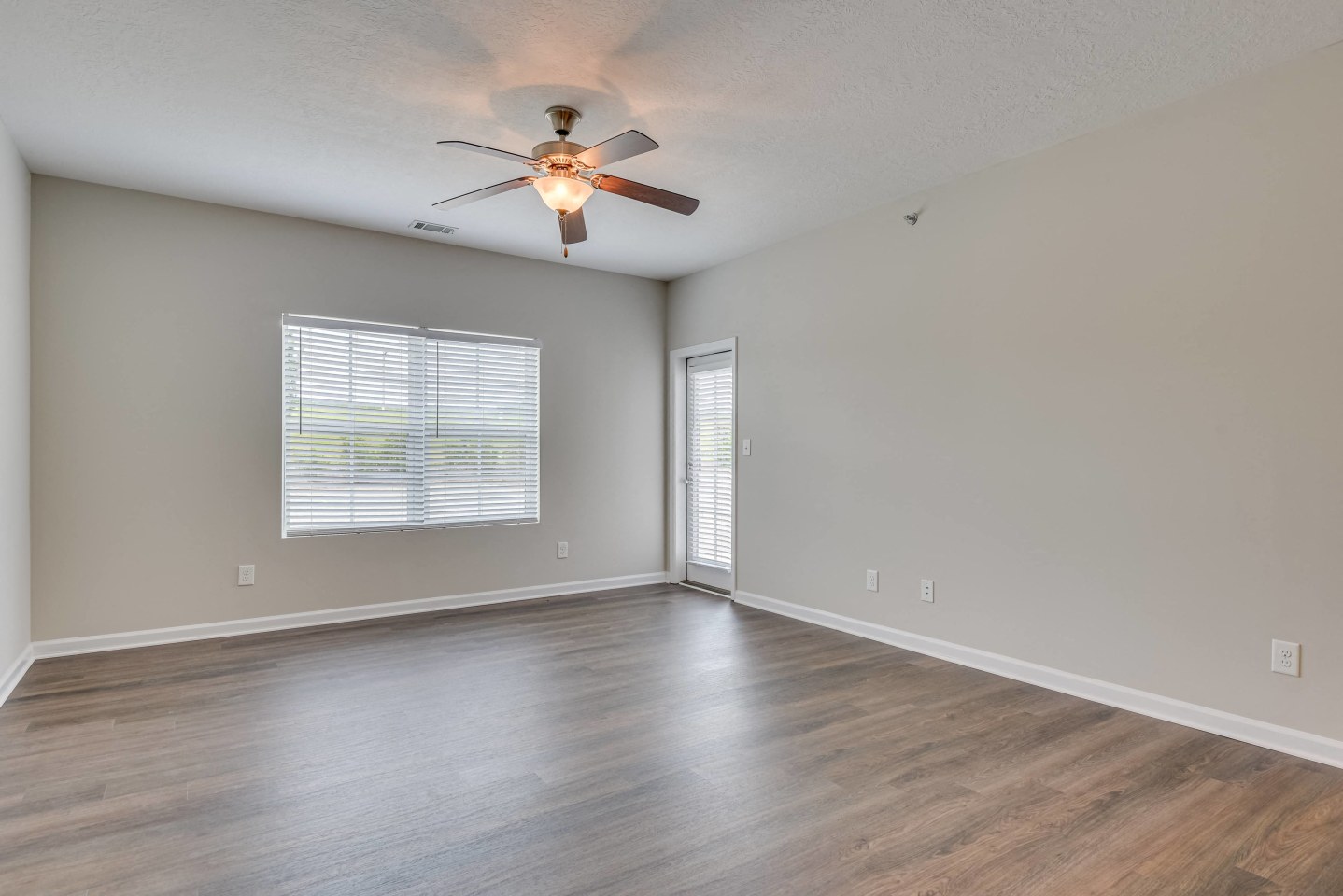 The Vista Apartments and Townhomes Image 10