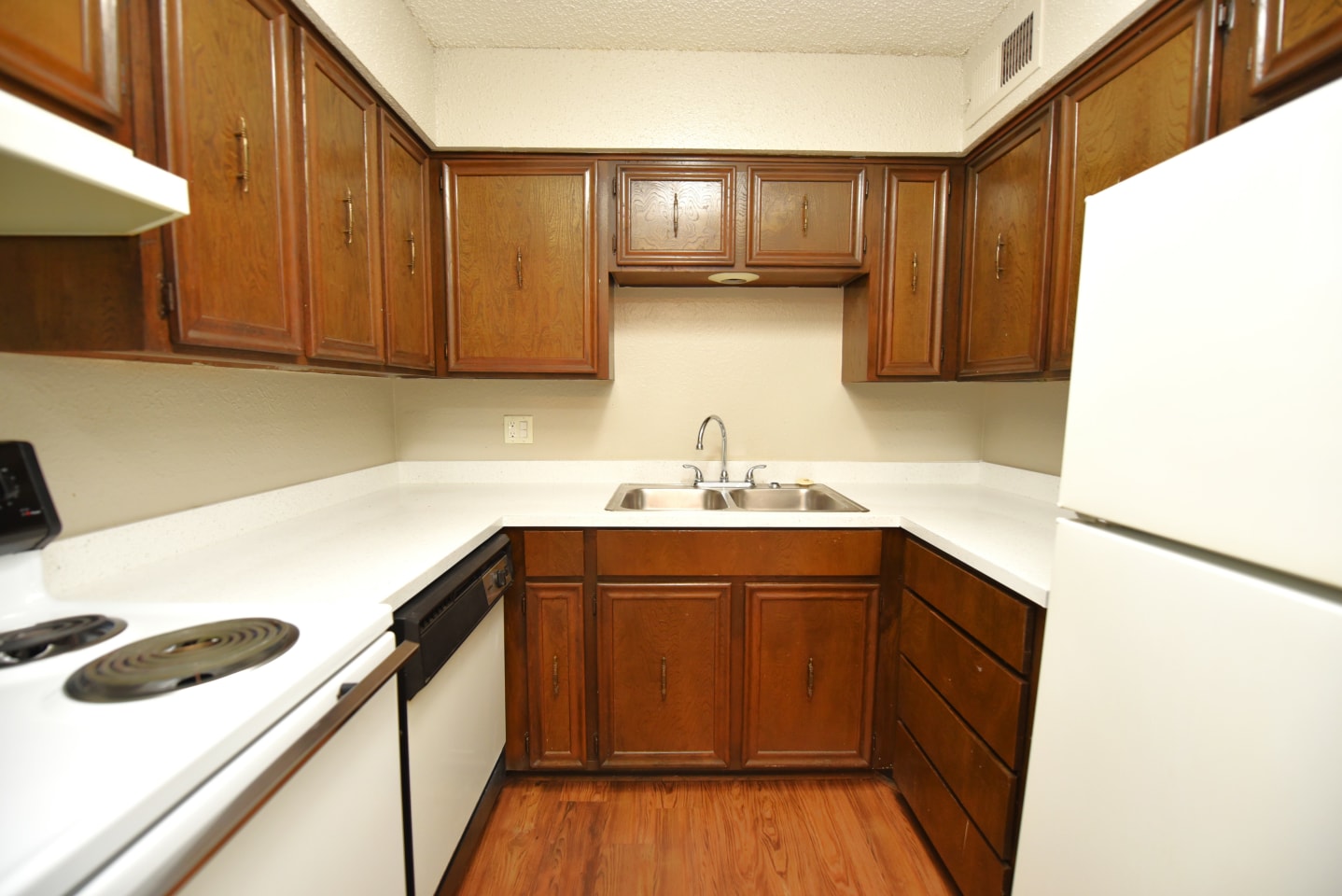 Raintree Meadows Apartment Homes Image 7