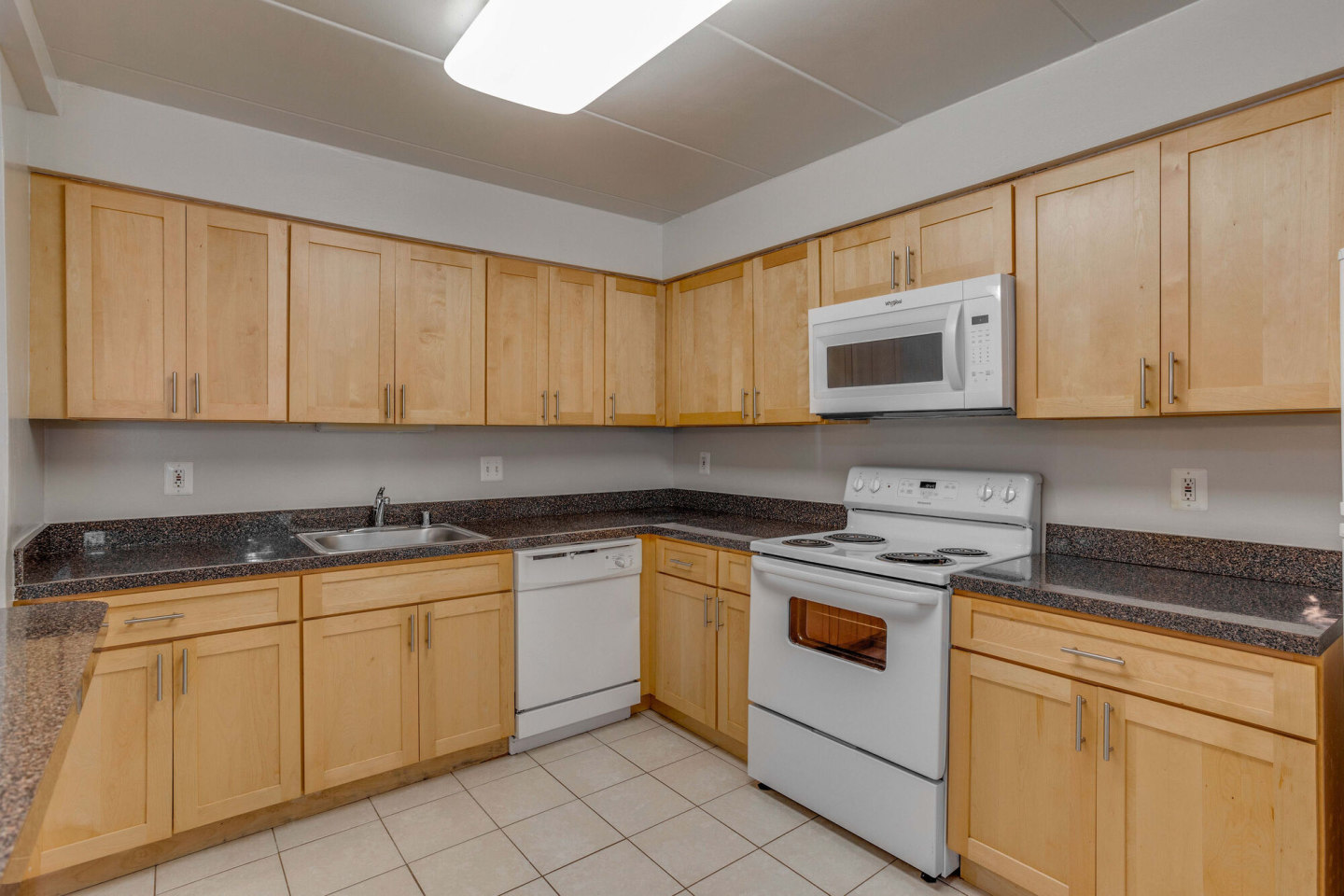 Whitney Apartments Image 8