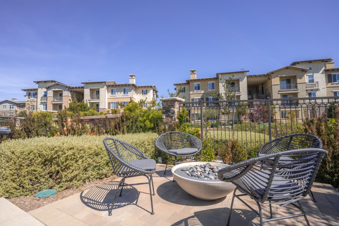 Hollister Village Image 6