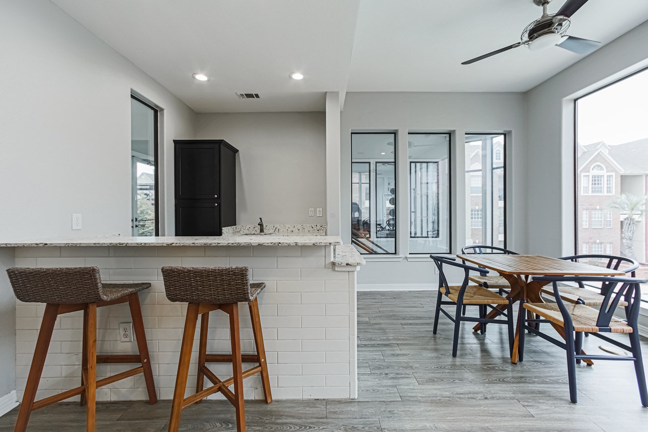 The Village at Bellaire Apartments Image 15