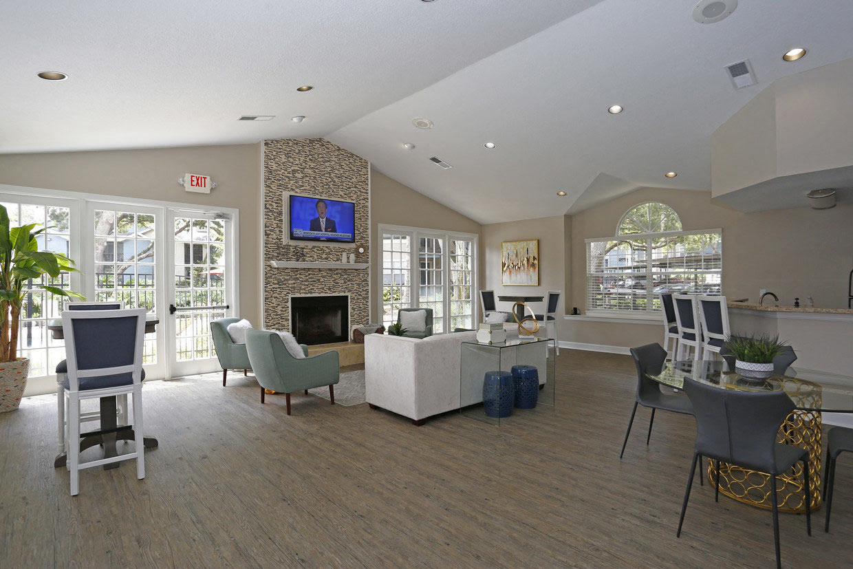Stonegate Apartments Image 13