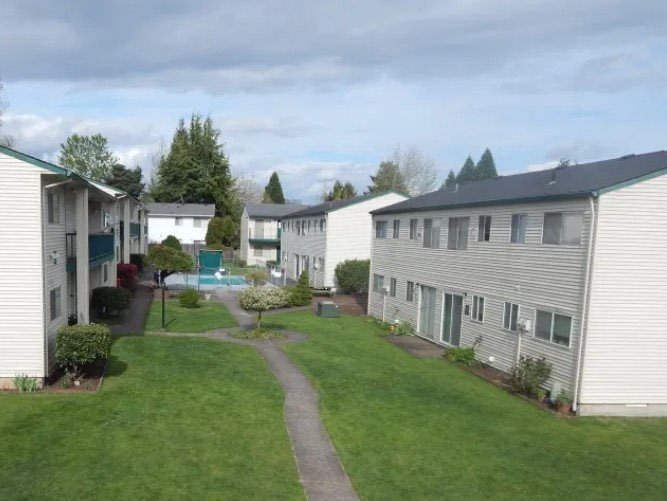 Franklin Manor Image 2