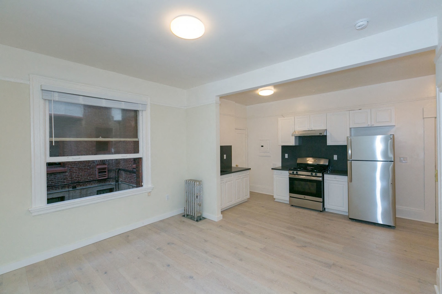 747 ELLIS Apartments Image 4