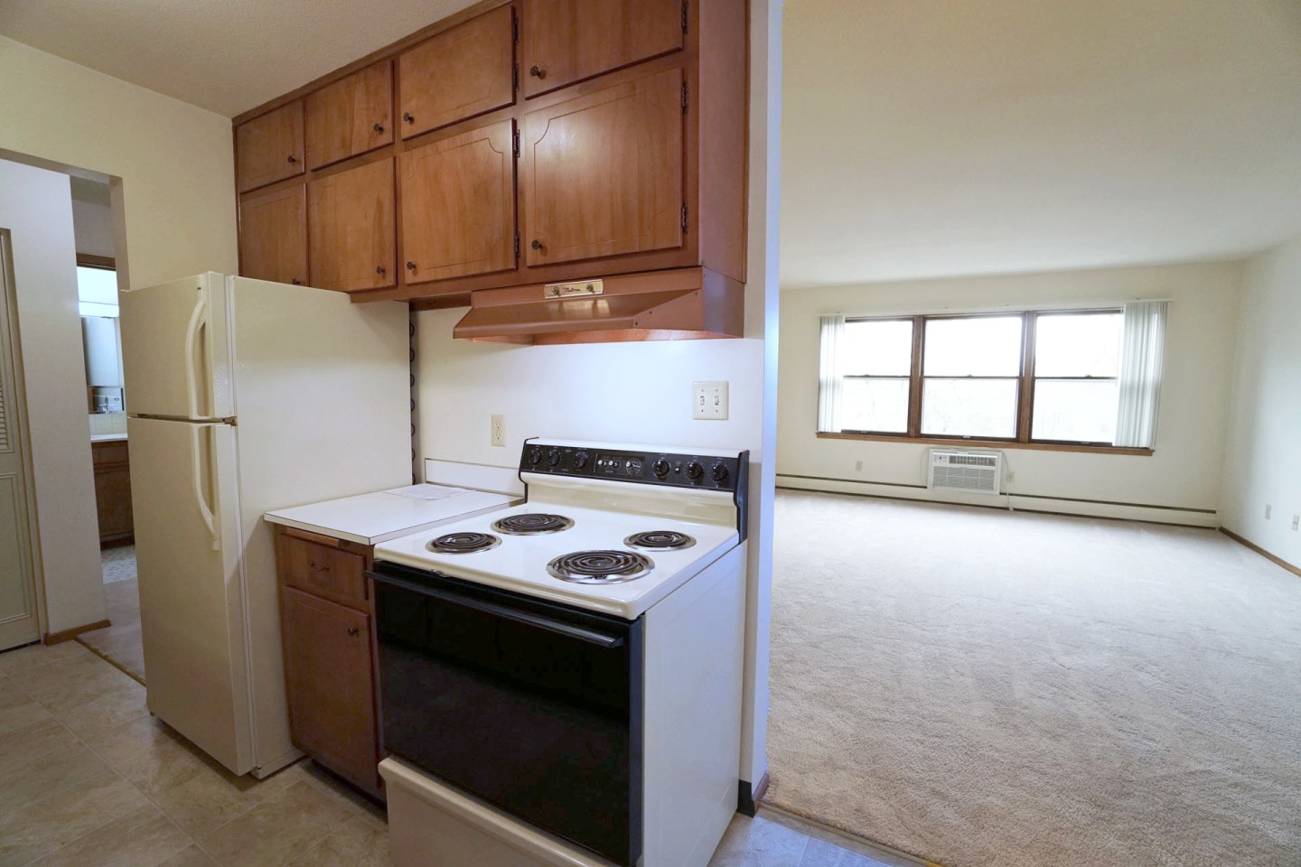 Colonial Terrace Image 8