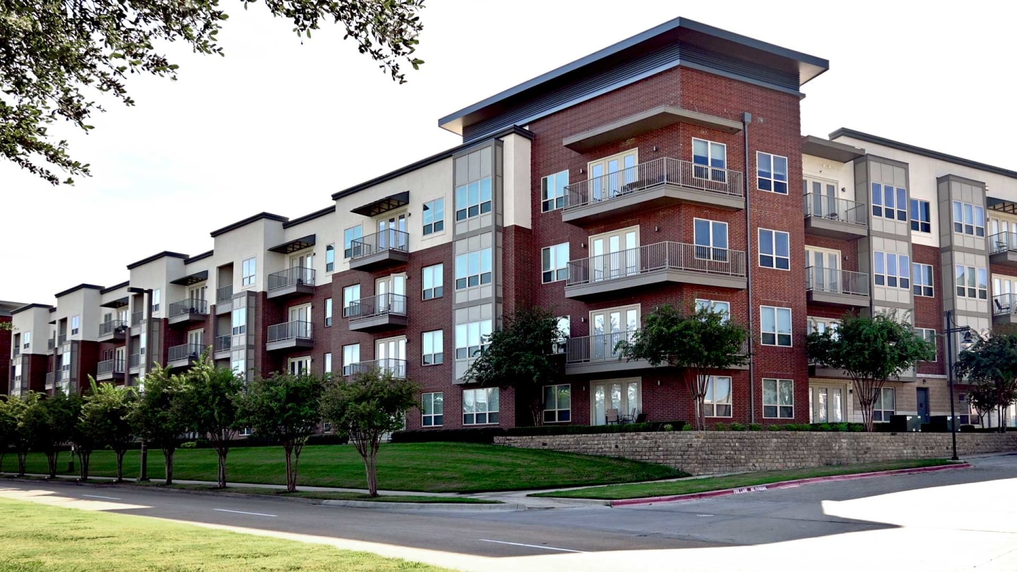 Crest at Las Colinas Image 40
