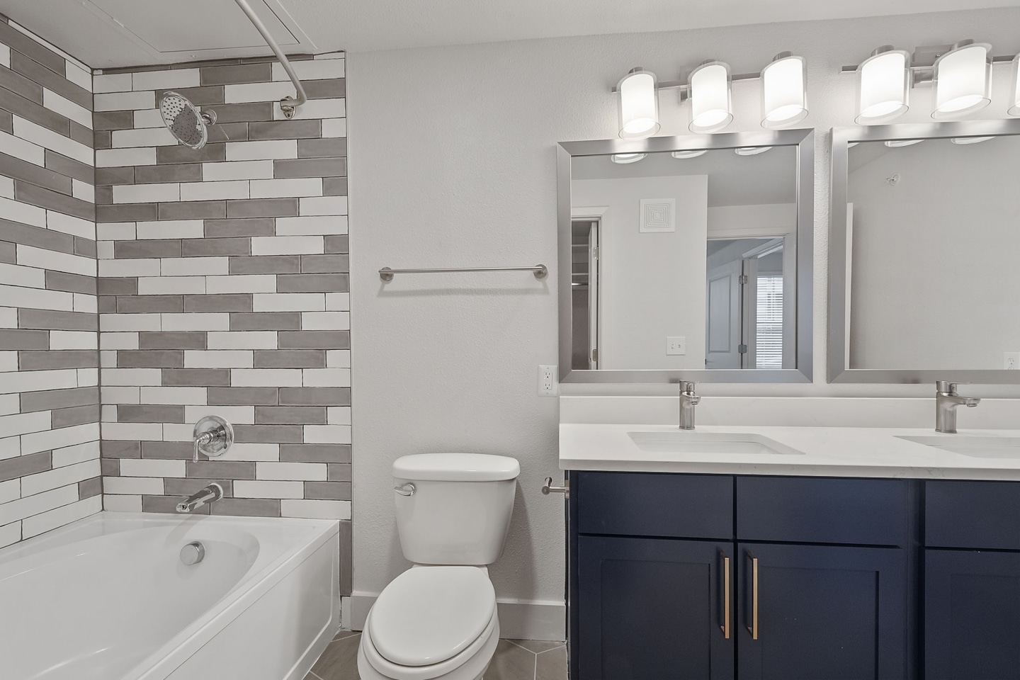 The Lofts at West 7th Image 6