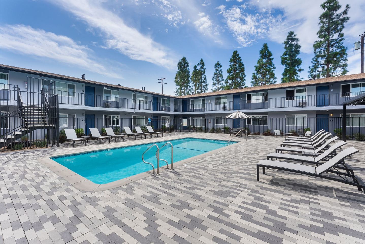 The Circle Apartments at Long Beach Image 16