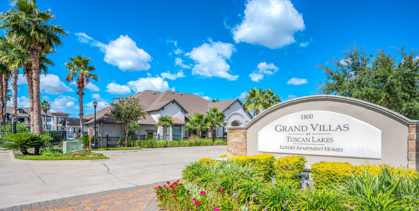 Grand Villas at Tuscan Lakes Image 28