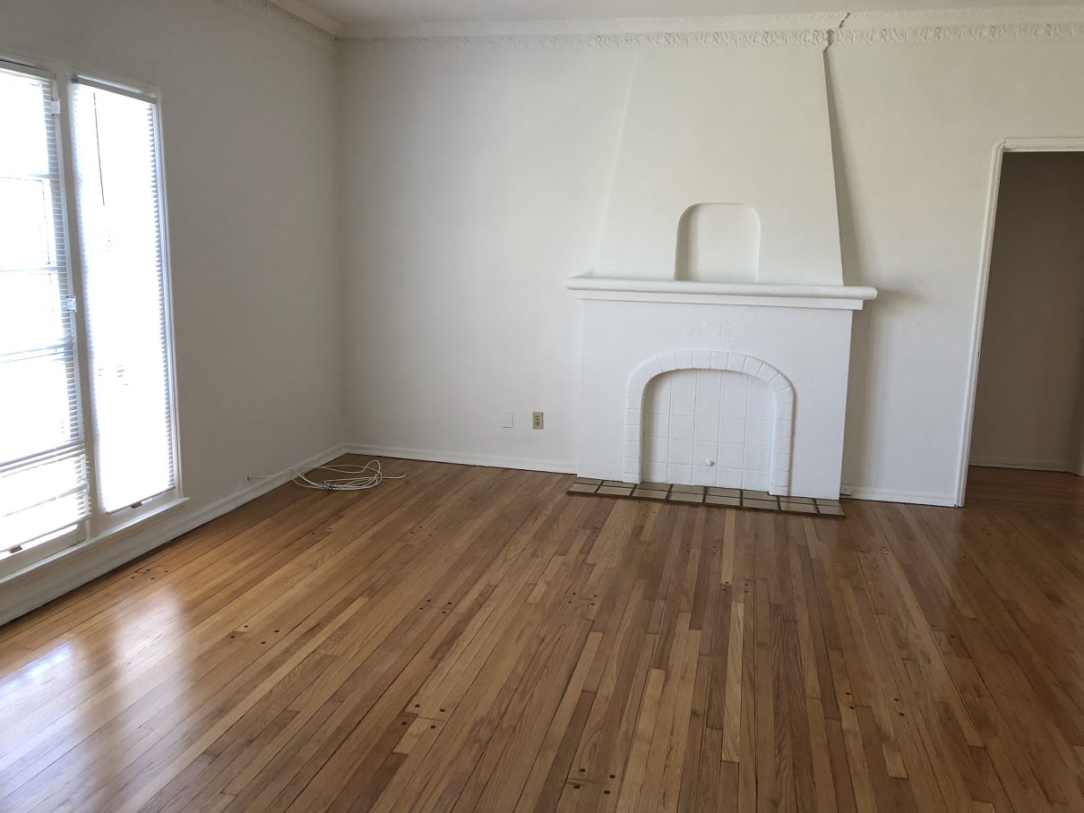 935 S Sherbourne Dr Image 7