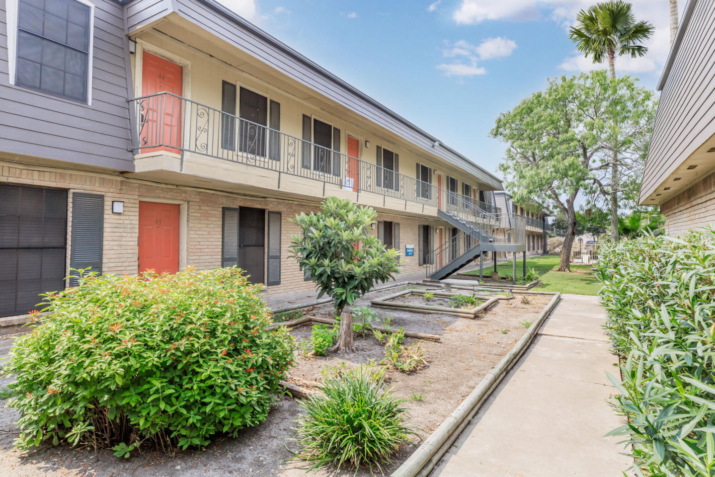 Alameda Apartments Image 15