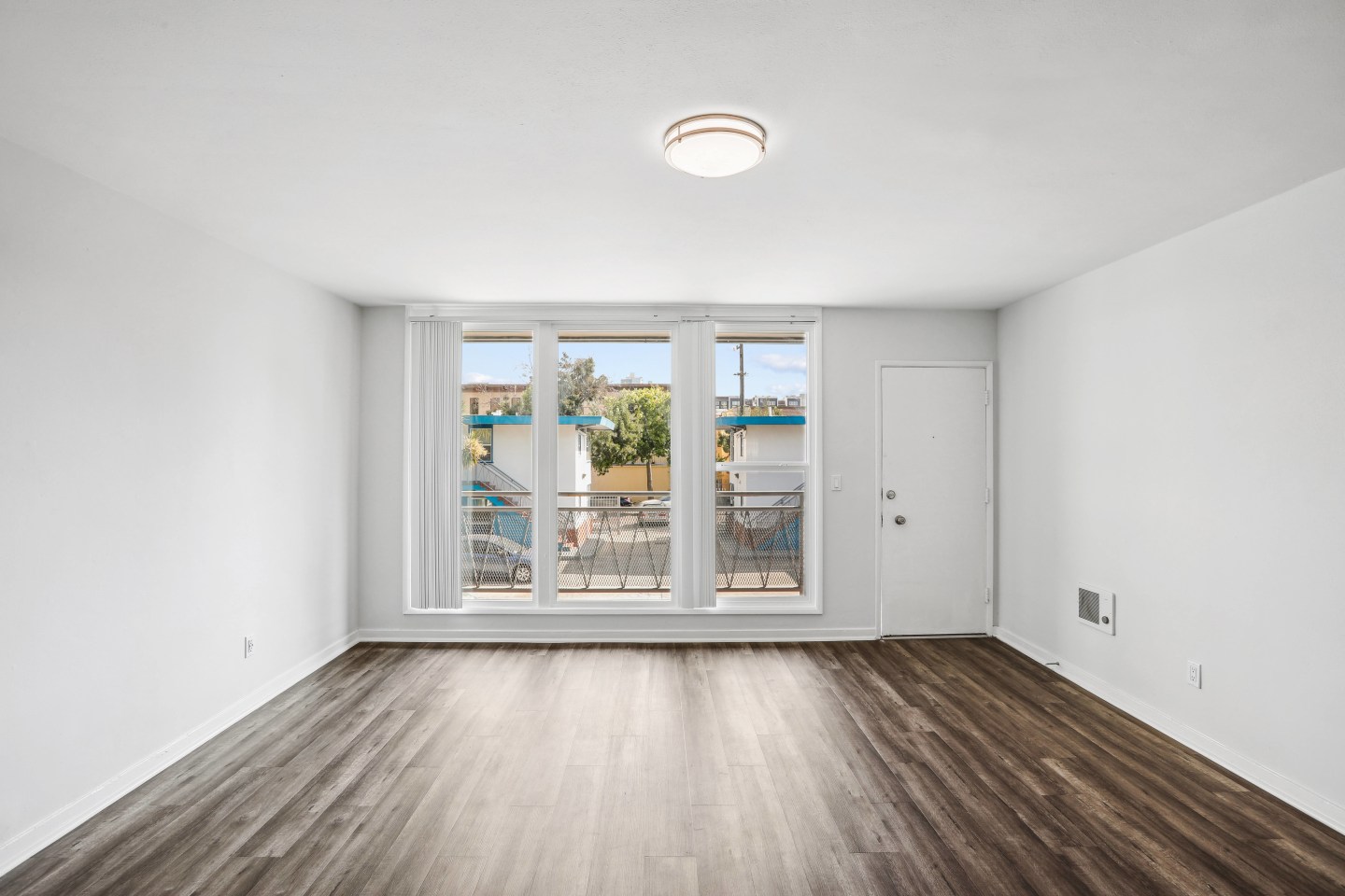 444 28th Street Apartments Image 10