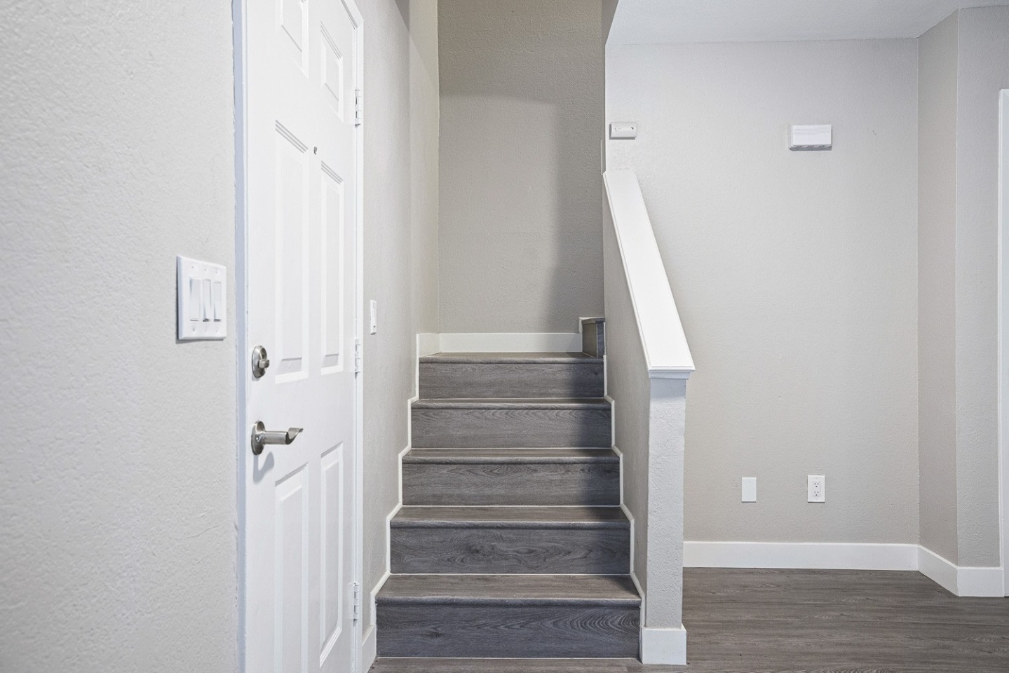 Oak Park Townhomes Image 9