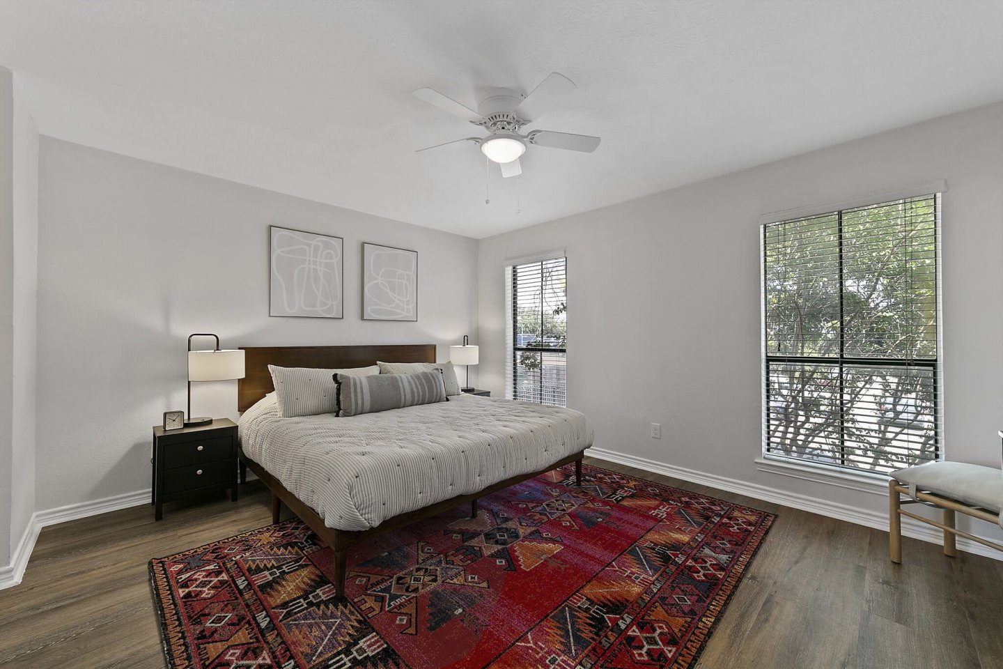 Lakeside Apartments Image 16