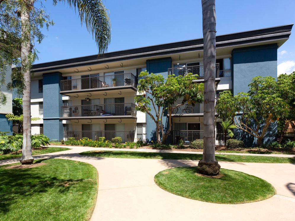 eaves Seal Beach Image 37