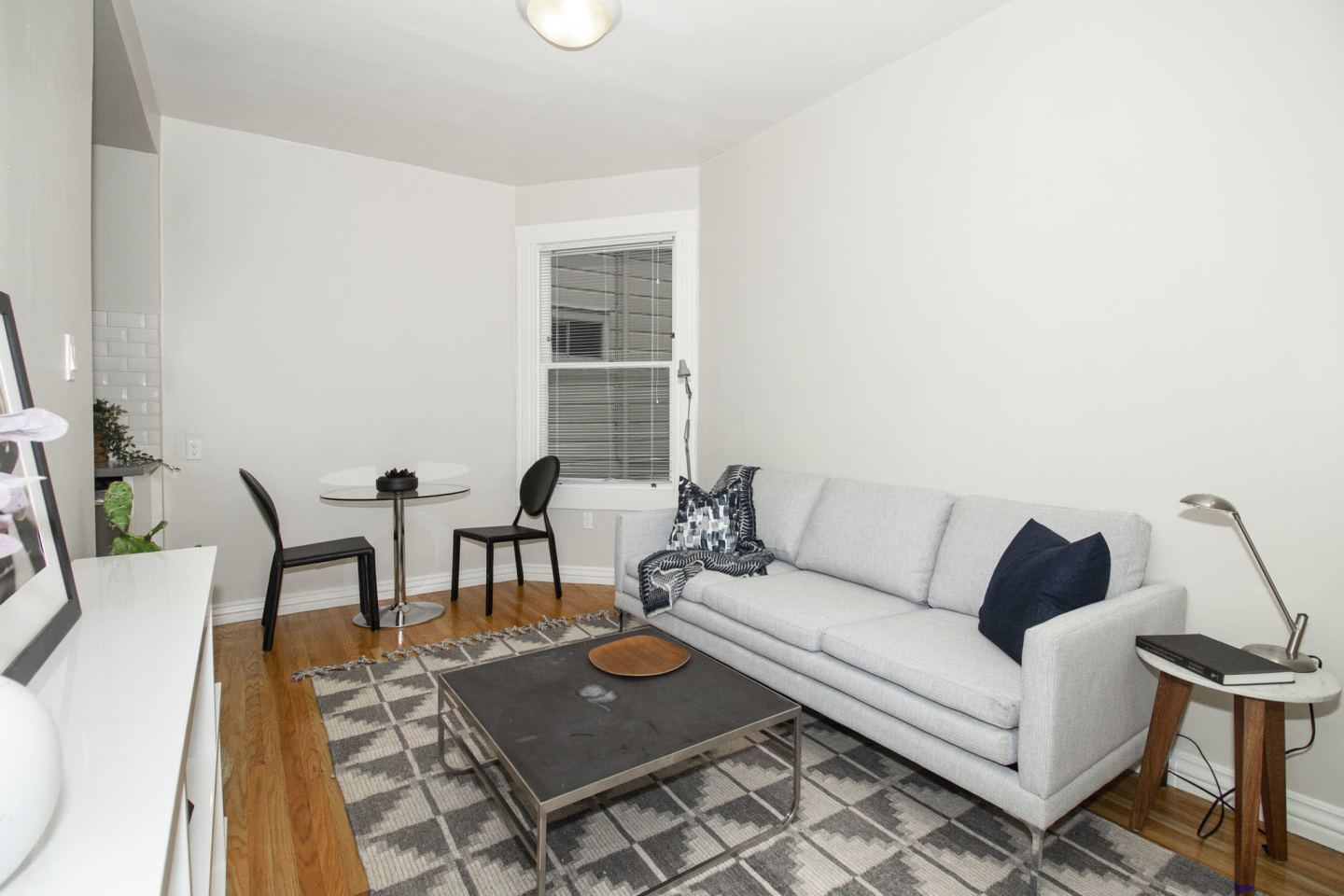 1060 PINE Apartments Image 19