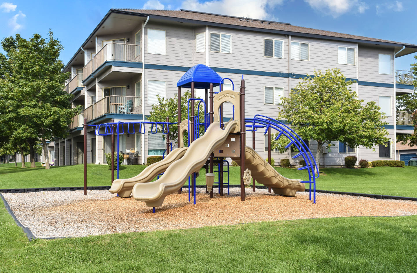 Shoreline Village Apartment Homes Image 4