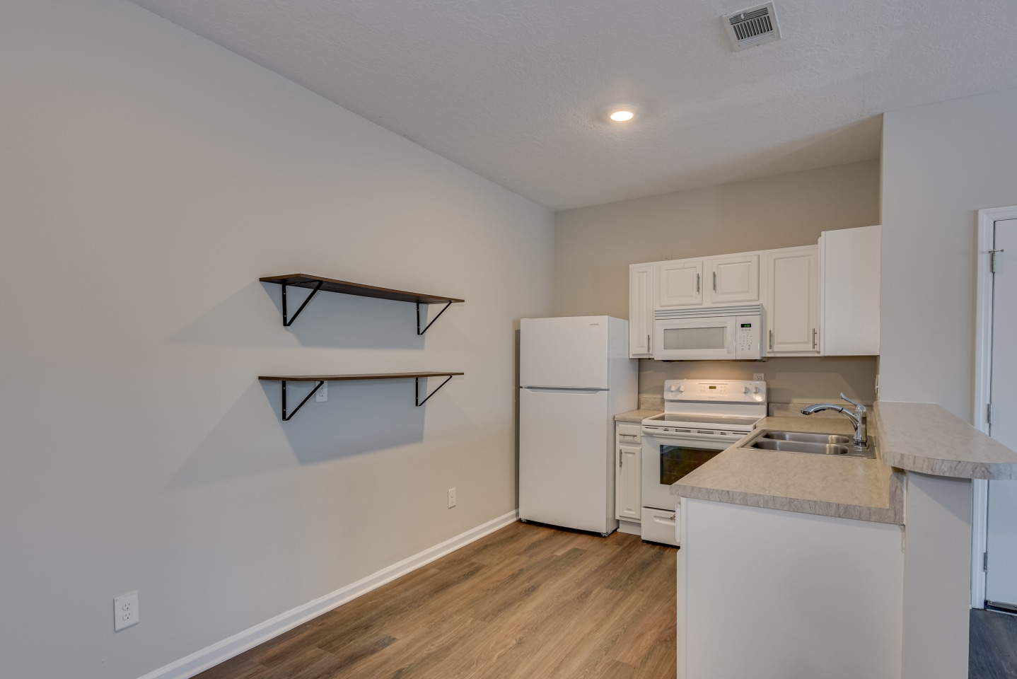 The Vista Apartments and Townhomes Image 17