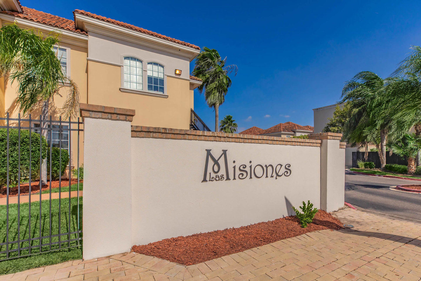 Las Misiones Apartments Image 17