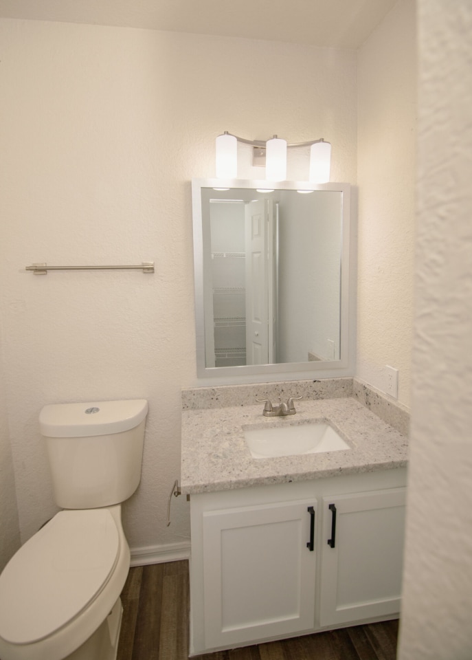 The Laurels Apartment Homes Image 9