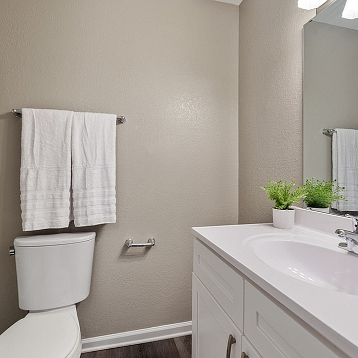 Central Pointe Apartment Homes Image 24