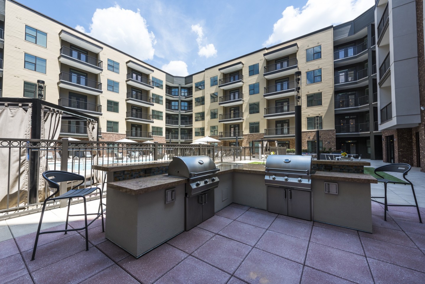 Veranda at Avalon Image 13