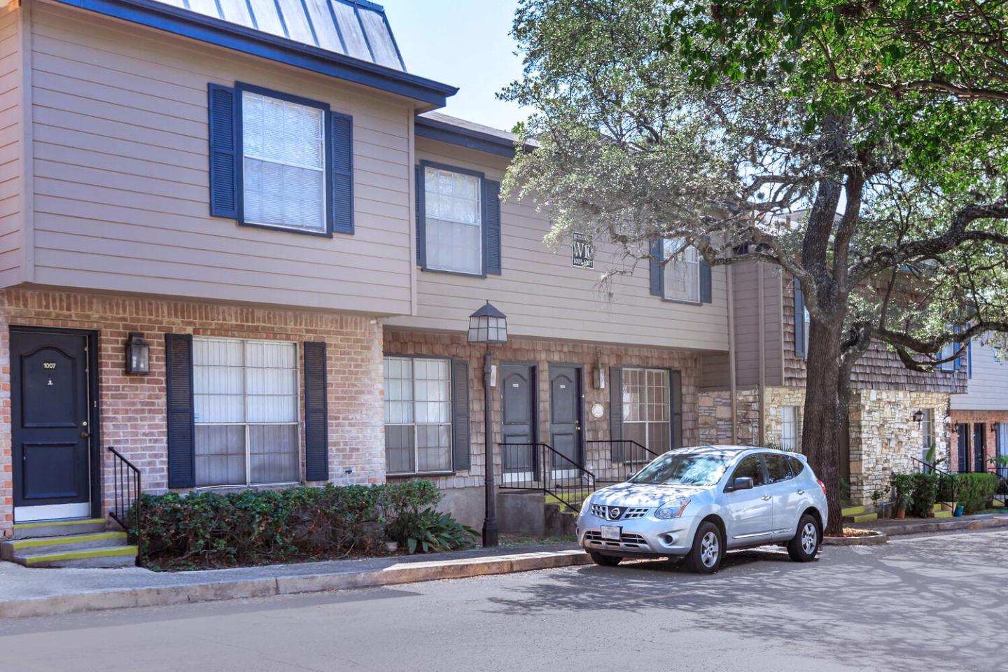 New England Village Apartments Image 39