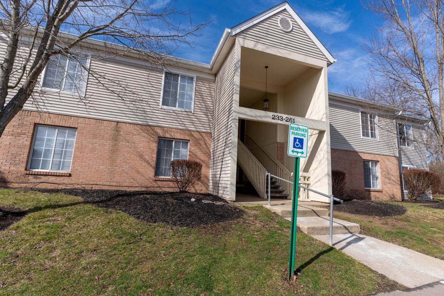 Meadow View Apartments & Townhomes Image 13
