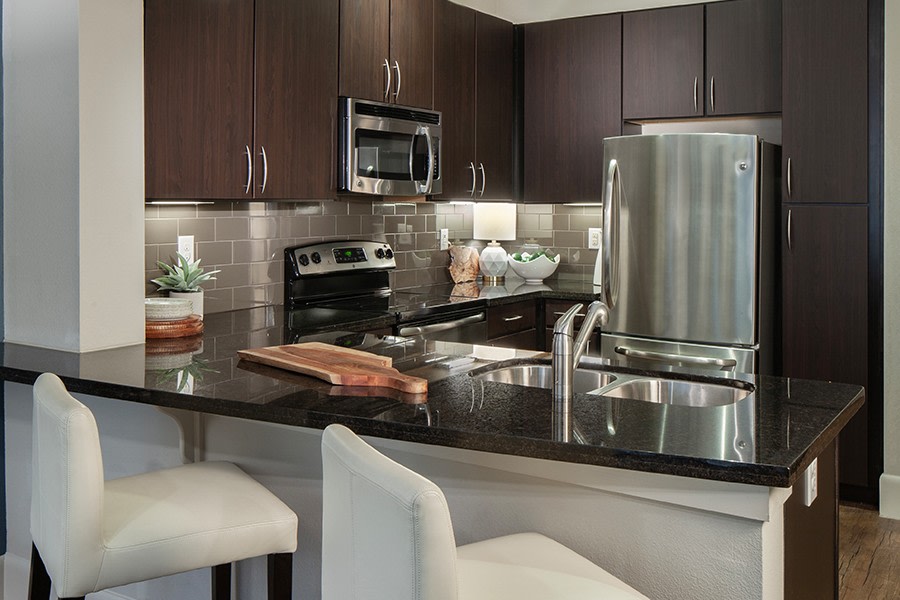 District at Greenbriar Apartments Image 10