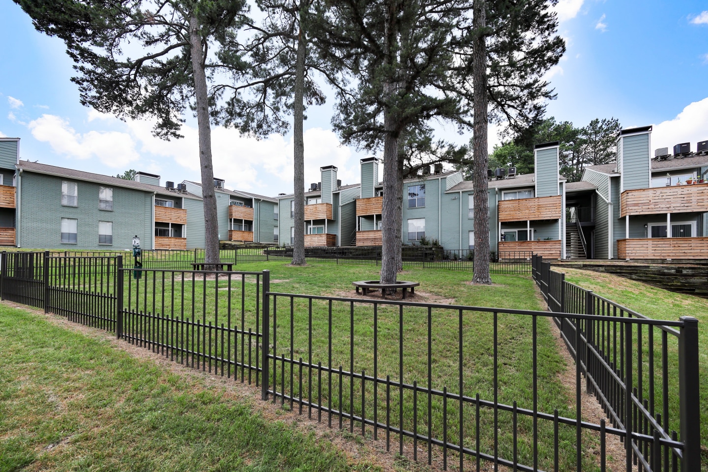 Fox Run Apartments Image 17
