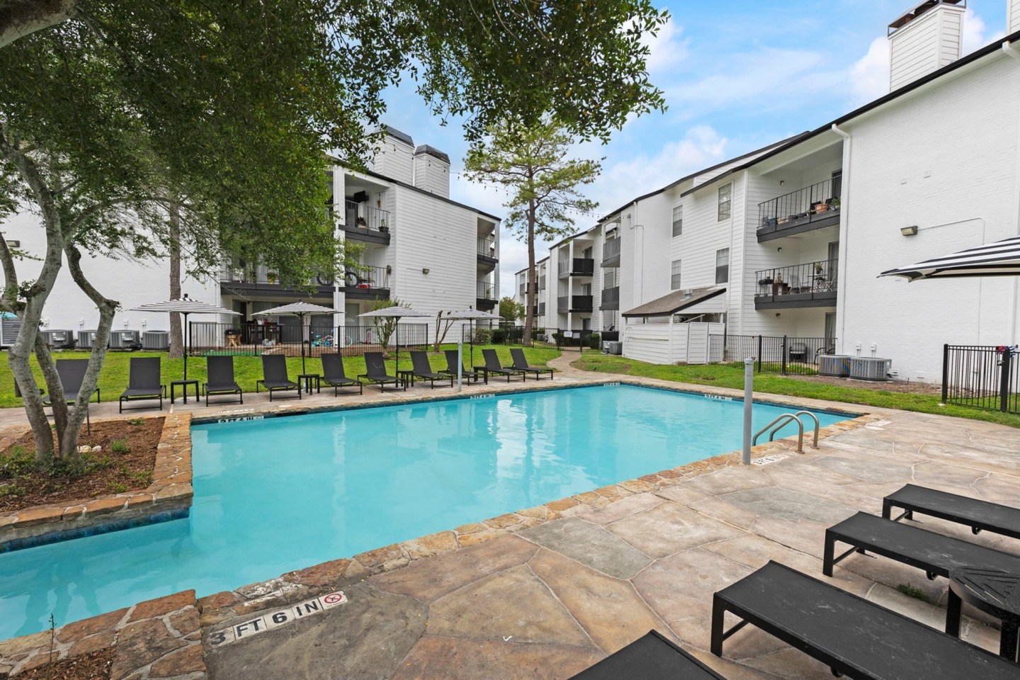 LXMI Westchase West Image 23
