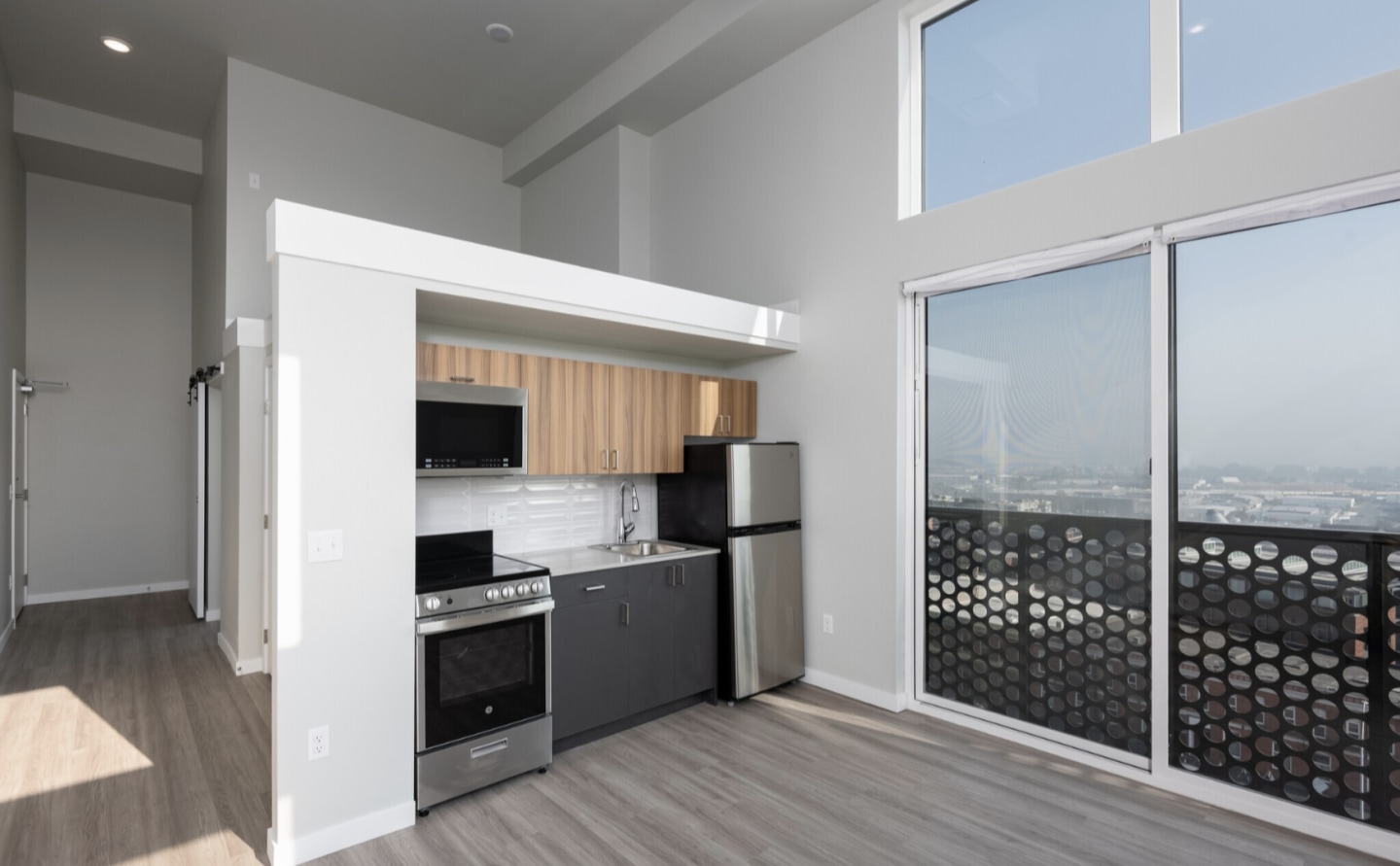 Ellis Apartments - Student Housing Image 5