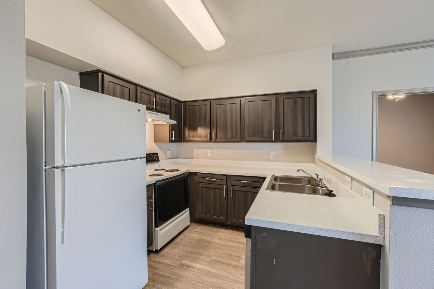 Lakeline Apartments Image 2