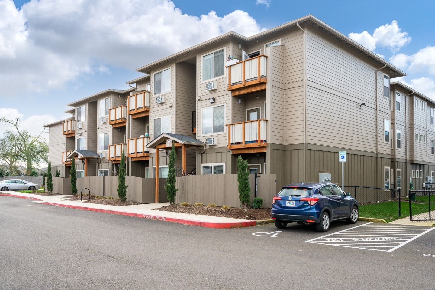 Willow Tree Place Apartments Image 11
