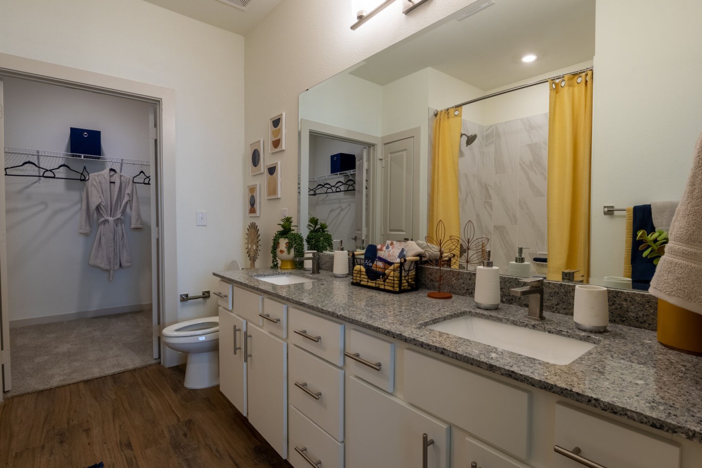Home at Waller Image 60