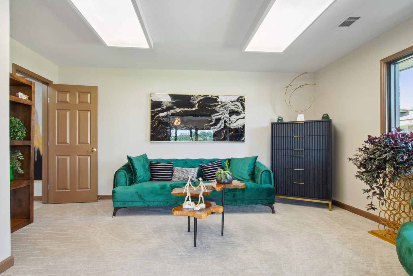 Emerald Pointe Image 17