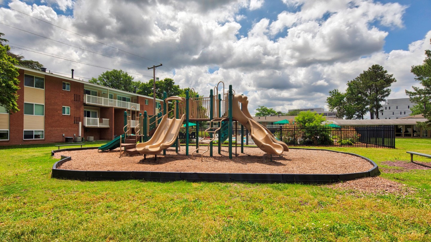 Pembroke Town Center Apartments Image 11